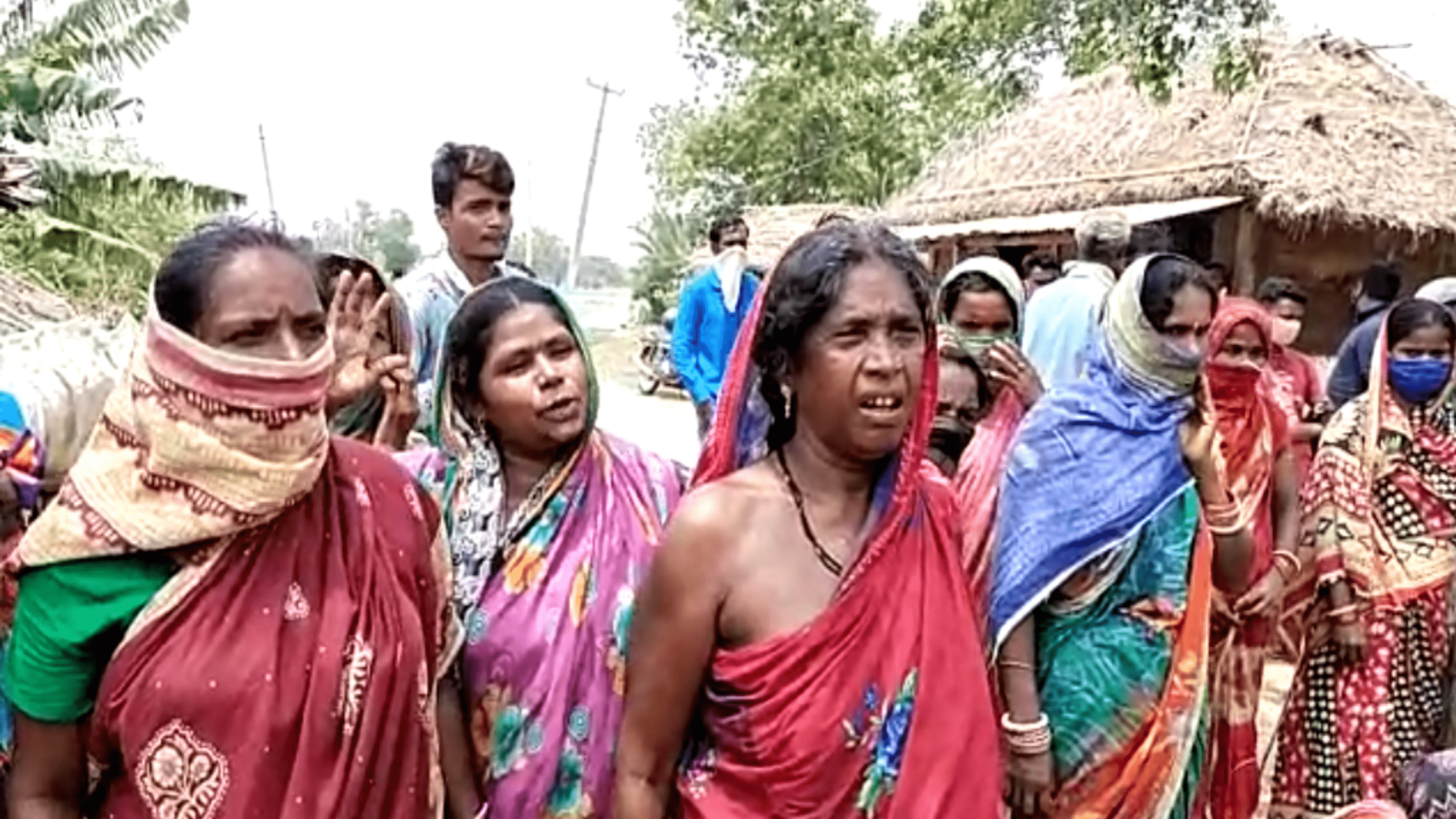 ନୂତନ ମଦ ଦୋକାନକୁ ବିରୋଧ, ଟାୟାର ଜାଳି ରାସ୍ତାରୋକ କଲେ ପଞ୍ଚାୟତ ବାସି