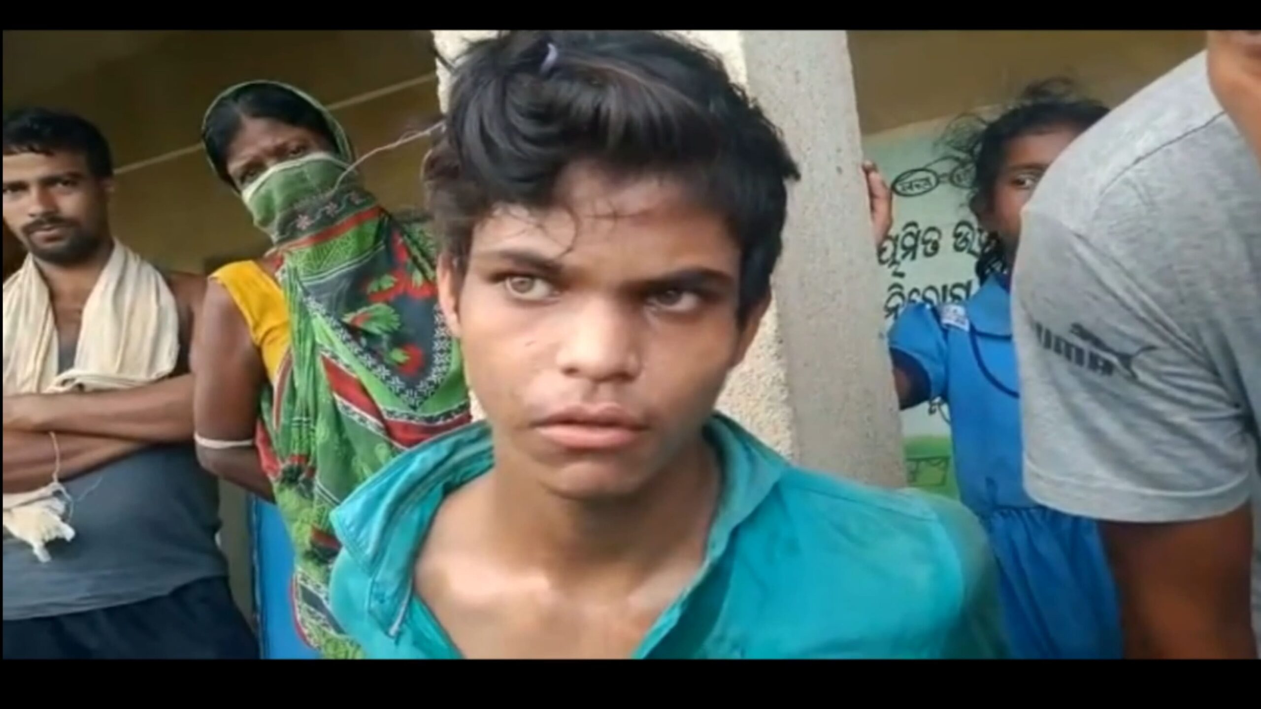 ଚୋରକୁ ଧରି ଖୁଣ୍ଟରେ ବାନ୍ଧିଲେ ଗ୍ରାମବାସୀ…
