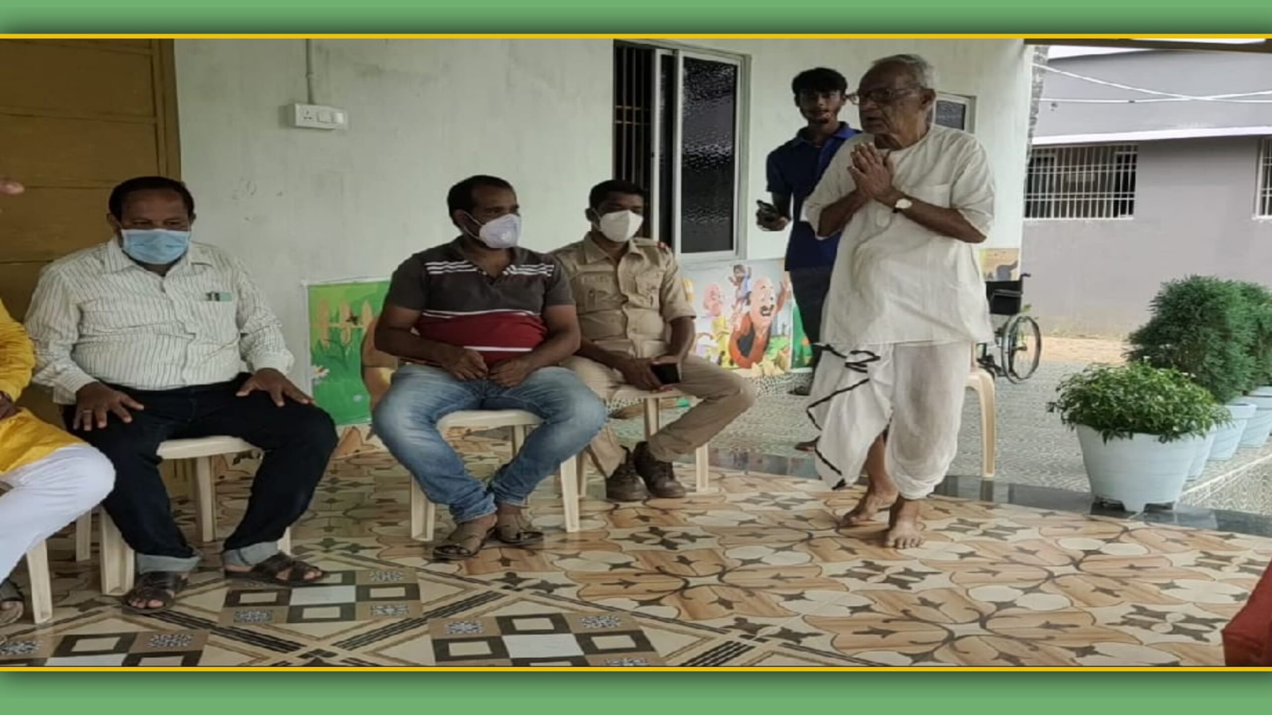 ବୃଦ୍ଧା ବାପାଙ୍କୁ ଘରକୁ ଫେରାଇ ନେବାପାଇଁ ବୃଦ୍ଧାଶ୍ରମରେ ପରିବାର…