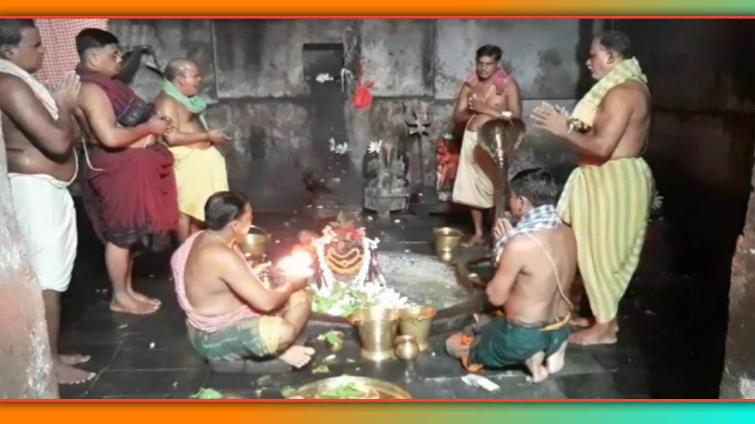 ଆସନ୍ତା ୨୩ରେ ଖୋଲିବ ବାବା ଆଖଣ୍ଡଳମଣୀଙ୍କ ମନ୍ଦିର ଯାଣନ୍ତୁ କେଉଁ ମାନଙ୍କୁ ମନ୍ଦିର ମନା…