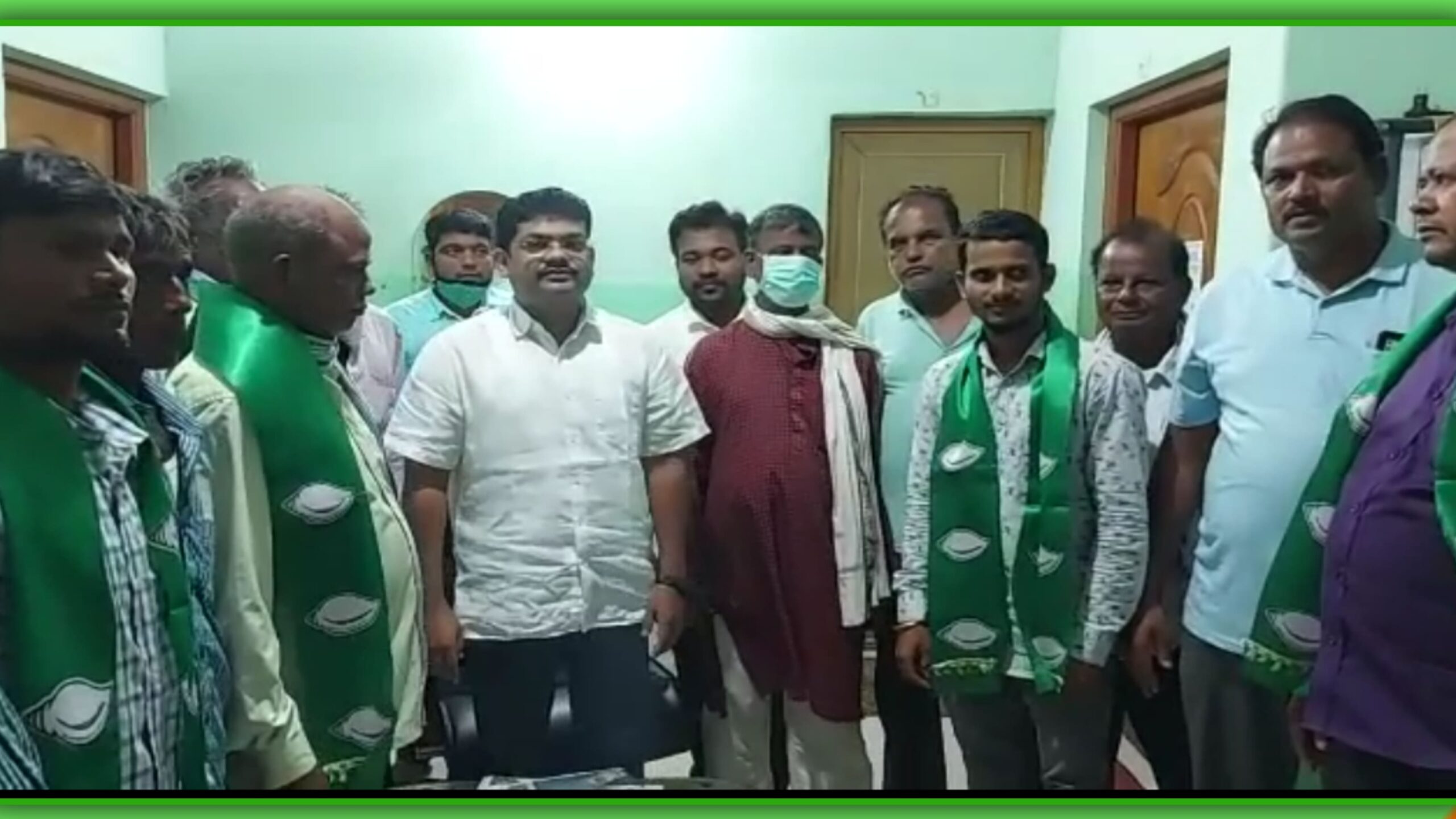 ଚାନ୍ଦବାଲି ବ୍ଲକ ତେନ୍ତୁଲିଡ଼ିହି ଫଚାୟତର ବିଜେଡ଼ିର ମିଶ୍ରଣ ପର୍ବ,ଶଂଖ ଧରିଲେ ୧୫ ପରିବାର….