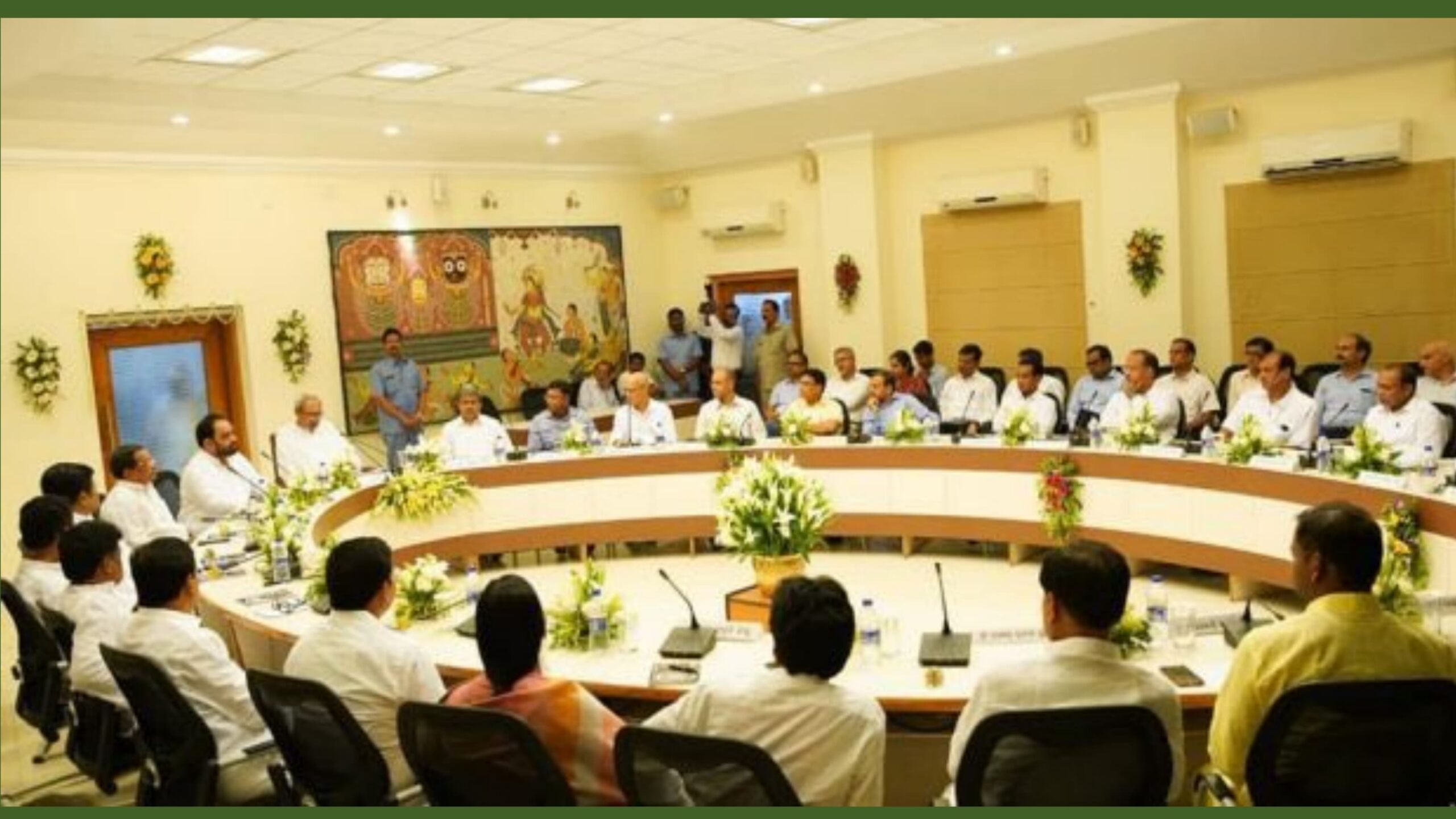 ରାଜ୍ୟ କ୍ୟାବିନେଟ ବୈଠକରେ ୩୨ ପ୍ରସ୍ତାବକୁ ମିଳିଲା ପାରିତ , ବିରୋଧୀ ଙ୍କ ପ୍ରଶ୍ନ ବିଭାଗୀୟ ମନ୍ତ୍ରୀ ଯାଣିଛନ୍ତିତ ?