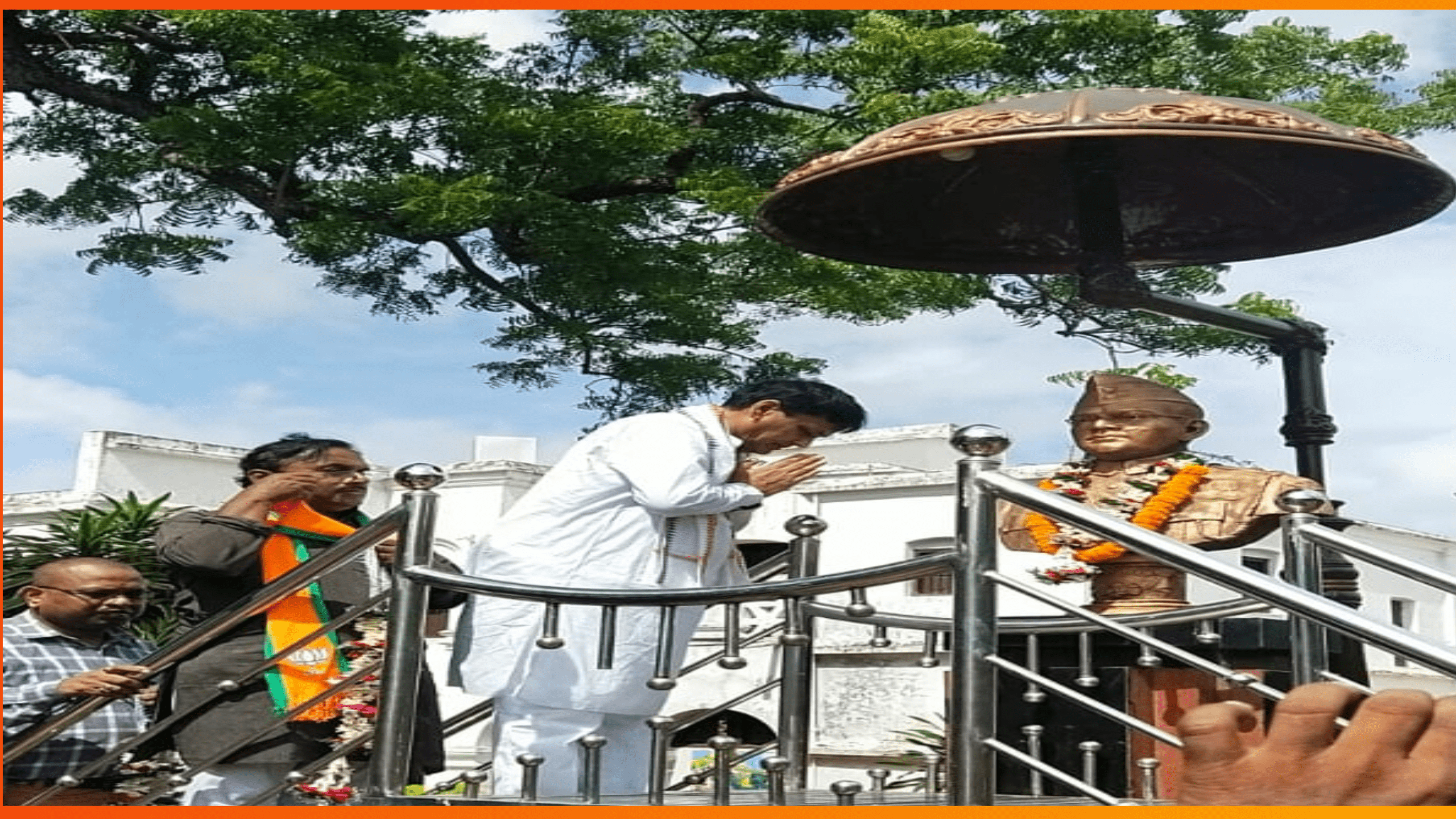 କଟକ ଆରାଧ୍ୟା ଦେବୀ ମା’ କଟକ ଚଣ୍ଡୀଙ୍କ ଦର୍ଶନରୁ କେନ୍ଦ୍ର ଗୃହରାଷ୍ଟ୍ରମନ୍ତ୍ରୀ କଟକ ଗସ୍ତର ଦ୍ଵିତୀୟ ଦିବସର ଶୁଭାରମ୍ଭ କଲେ…