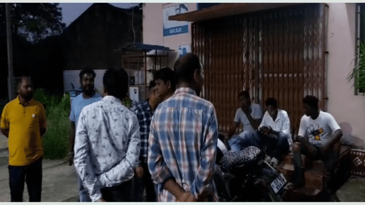 ଟୋପ-ଖଲିଆପାଲି ଆନ୍ଧ୍ରପଡ଼ା ରେଡ୍ଡୀ ଏଜେନ୍ସୀ ରେ ବିଦ୍ୟୁତ୍ ଆଘାତରେ ଜଣେ ମୃତ….