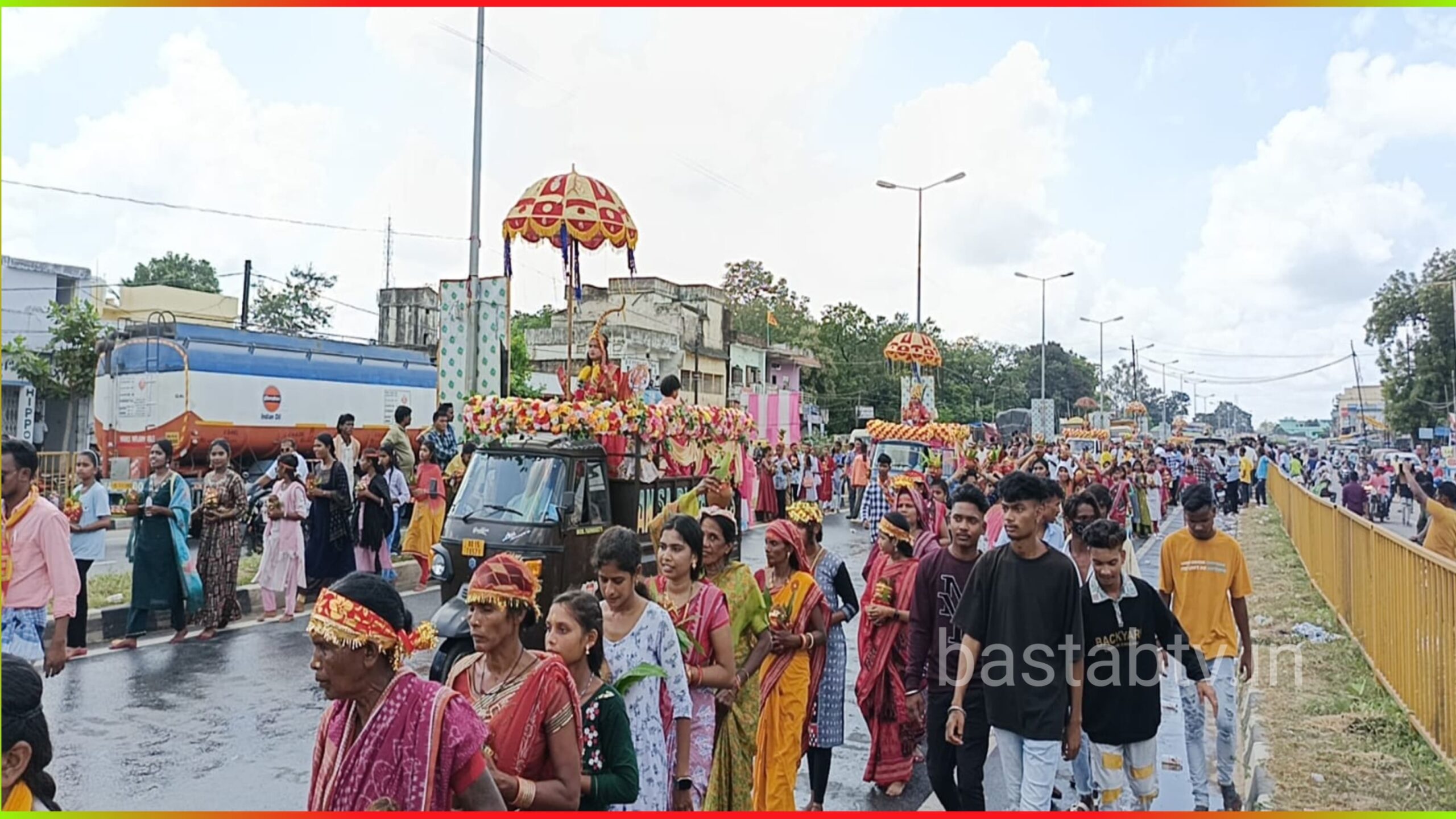 ସାର୍ବଜନୀନ ଦୁର୍ଗାପୂଜା ପାଇଁ ଭବ୍ୟ କଳସ ଶୋଭାଯାତ୍ରା ରେ ଉଛୁଳି ଉଠୁଛି ଅତାବିରା