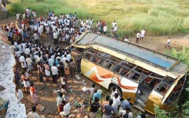 ତୀର୍ଥଯାତ୍ରୀ ବସ୍ ଦୁର୍ଘଟଣାଗ୍ରସ୍ତ…